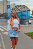 Beautiful woman of ukrainian olha from kyiv with Blonde hair age 42 photo-9