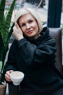 Jolie fille ukrainienne karina de zhytomyr avec Blond cheveux, âge 45