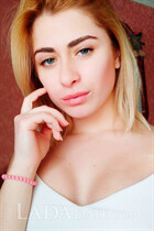 Wife from Ukraine alina from vinnitsa with Blonde hair age 26 photo-1