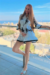Single Ukrainian bride yana from odessa with Light Brown hair age 43