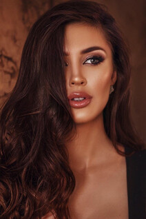 Chat with russian girl alex from kyiv with Dark Brown hair age 29