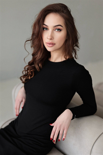 Mariée ukrainienne elena de kharkov avec Chatain clairs cheveux, âge 33