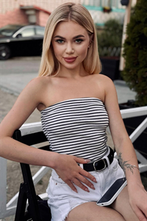 Ukrainian wife from nikolaev valeriia with Blonde hair age 21