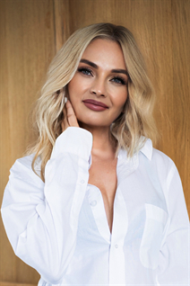 Romanian girl tatiana from vaslui with Light Brown hair 56 years old