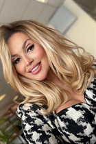 Bride from vilnius lyudmila with Light Brown hair age 39 photo-5