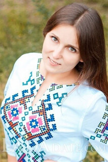 Oriental women for marriage alena from poltava with Light Brown hair age 27