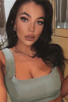 Mujer perfecta erin de manchester con pelo Marrón oscuro y edad 28 photo-3