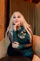 Mariée de nice yuliia avec Blond cheveux, âge 55 photo-7