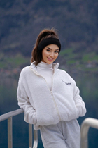 Pretty Ukrainian woman dana from kiev with Light Brown hair age 26 photo-8