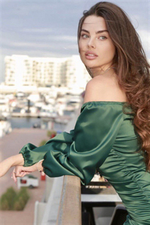Bride from dubai kateryna with Light Brown hair age 28