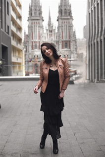 Wife from Ukraine olena from kyiv with Black hair age 41