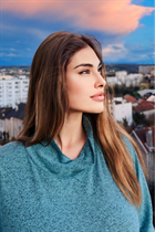 Mariée de limoges luiza avec Chatain clairs cheveux, âge 23 photo-6