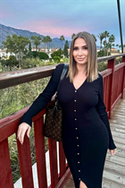 marbella bride anna with Light Brown hair age 27 photo-2