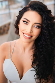 Fille ukrainienne anna de odessa avec Brunette cheveux, âge 33