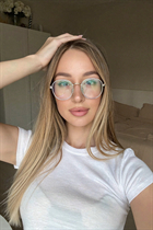 almere bride veronica with Blonde hair age 31 photo-2
