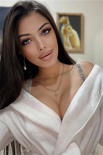 Girl from dublin julia with Light Brown hair age 28