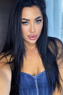 Femme ukrainienne diana de kharkov avec Noirs cheveux, âge 26