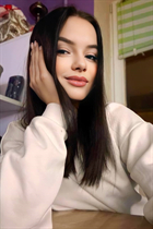 Dating a ukrainian woman sofiia from zlatopol with Black hair age 18 photo-3