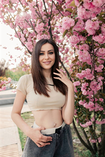 Dating ukrainian girl alina from dnepr with Light Brown hair age 33