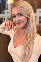 Girl from valencia olga with Blonde hair age 44 photo-5