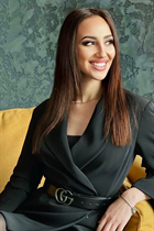 manchester bride daryna with Dark Brown hair age 27 photo-9