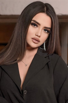 Pretty girl valeria from madrid with Dark Brown hair age 19 photo-18