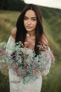 Ukrainian wife from kharkov irina with Dark Brown hair age 28