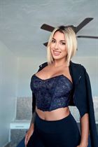 Dating an argentinian woman from mar del plata with Blonde hair 30 years old photo-4