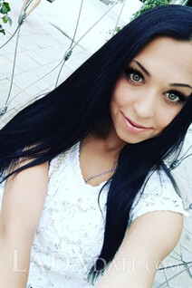 Ukrianian women snezhana from odessa with Dark Brown hair age 24