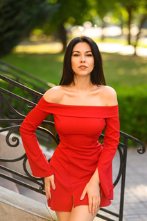 Superbe mariée ukrainienne irina de nikolaev avec Noirs cheveux, âge 32