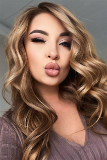 Rencontre une fille ukrainienne viktoria de vancouver avec Chatain clairs cheveux, âge 37