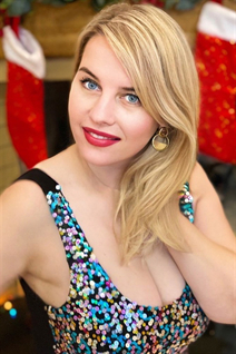 Beautiful Ukrainian bride inna from rivne with Blonde hair age 52