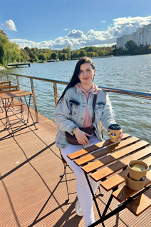 Femmes slaves valentina de ivano-frankivsk avec Brunette cheveux, âge 27