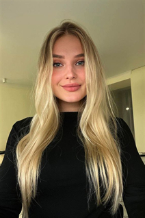 Saliendo con una chica ucraniana katerina de vinnitsa con pelo Rubio y edad 23