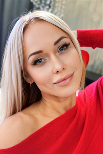 Pretty girl marina from warszawa with Blonde hair age 46
