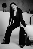 Épouse d'Ukraine olena de kiev avec Noirs cheveux, âge 40 photo-1