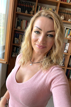 Femme parfaite olga de ricadi avec Chatain clairs cheveux, âge 42 photo-8