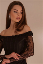 Mariée de dubai kateryna avec Chatain clairs cheveux, âge 28 photo-15