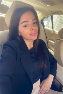 Ukrainian woman online alina from los angeles with Dark Brown hair age 25