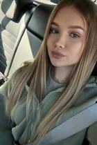 Jolie fille oksana de wroclaw avec Blanc gris cheveux, âge 24 photo-21