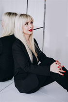 Single Ukrainian lady nataliia from rovno with Blonde hair age 43 photo-1