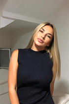 Ukrainian single woman inna from kharkov with Blonde hair age 51 photo-3