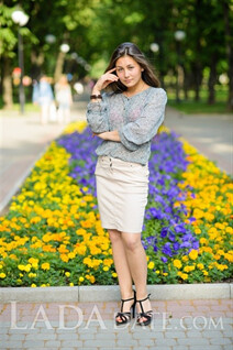 Bride dating foreign single woman sofia from kharkov with Light Brown hair age 26