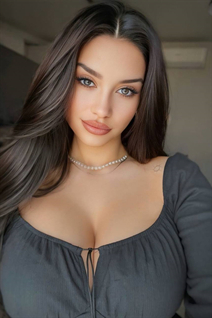 Fille ukrainienne pour le mariage inna de kharkov avec Noirs cheveux, âge 27