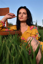 Ukrainian pretty girl victoria from ontario with Black hair age 39 photo-21