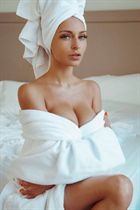 Single Ukrainian lady ksenia from new york with Dark Brown hair age 32 photo-13