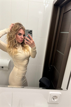 Ukrainian lady viktoriya from dnepr with Blonde hair age 36 photo-3