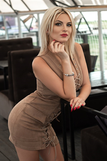 Pretty Ukrainian woman diana from kiev with Blonde hair age 26