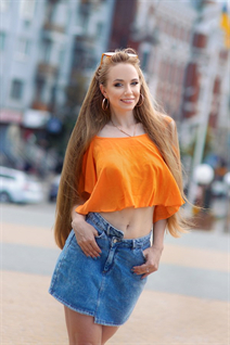 Ukraine mail order bride vera from kharkov with Light Brown hair age 30