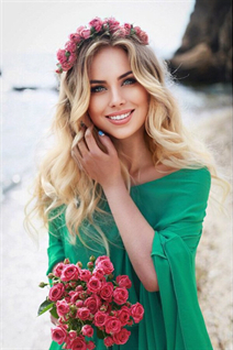 Ukrainian russian women aleksanadra from odessa with Blonde hair age 24